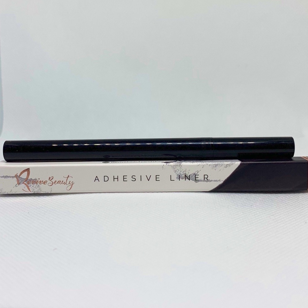 Adhesive lash liner